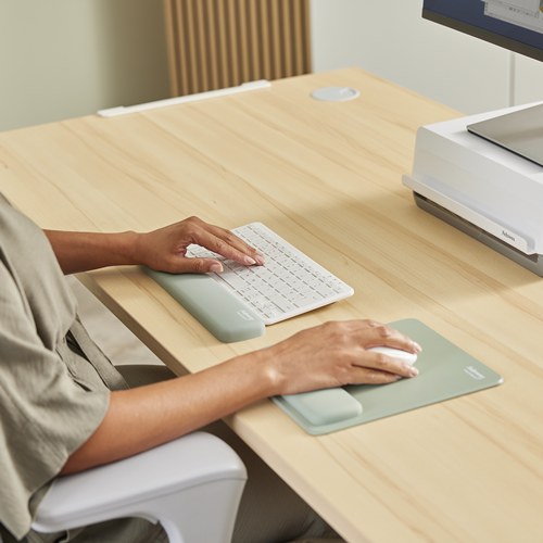 Fellowes Breyta Mouse Pad Wrist Rest Sage 200 x 240mm