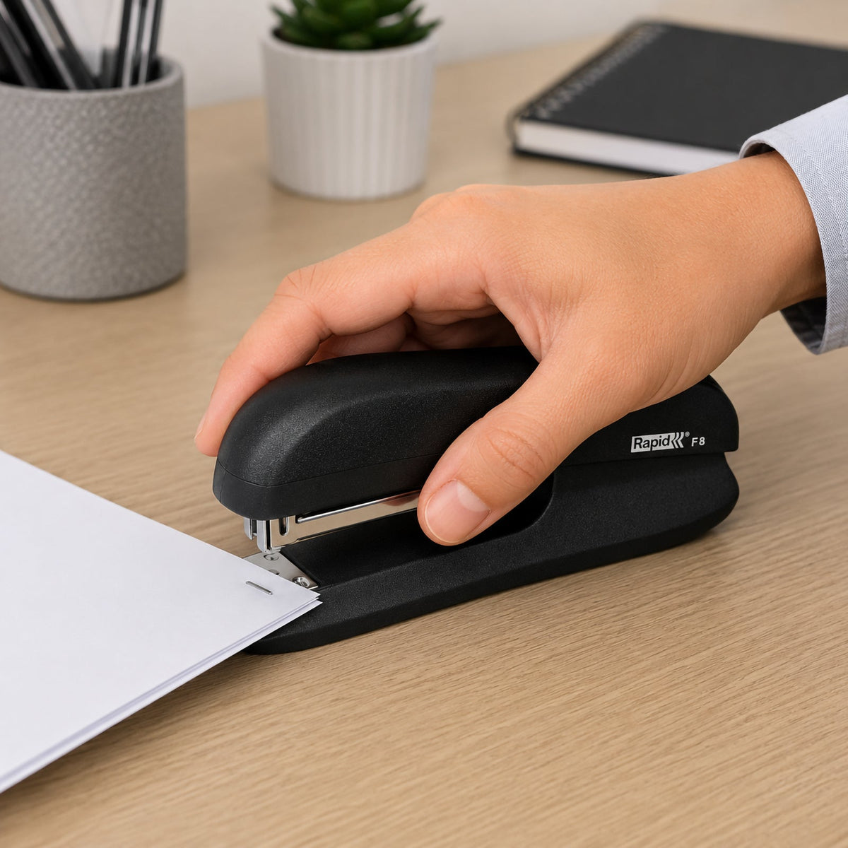 Rapid F8 Stapler Full Strip Black