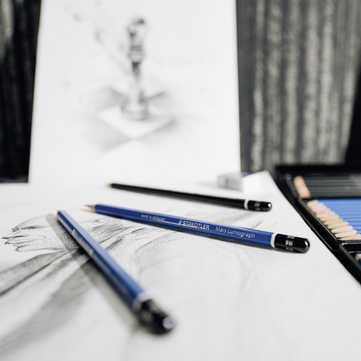 Staedtler Mars Lumograph Sketching Pencils Tin 12 100 G12 S
