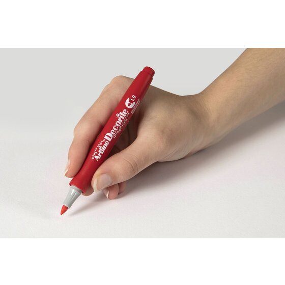 Hand writing with an Artline Decorite 1.0mm Red marker