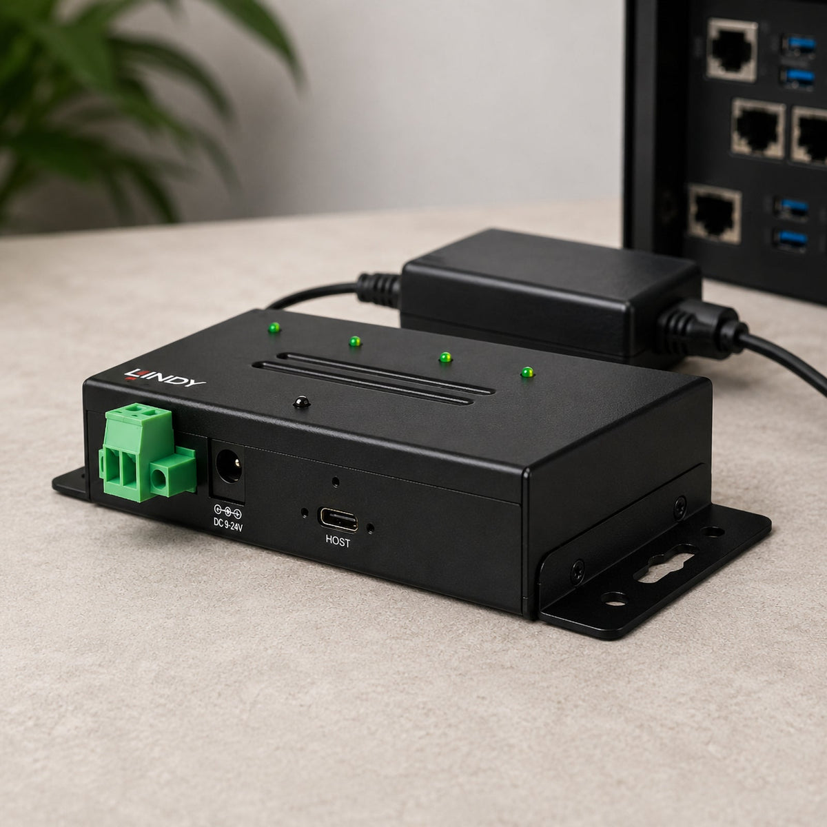 Lindy 4 Port USB 3.2 Gen 2 Industrial Hub Metal Case Black